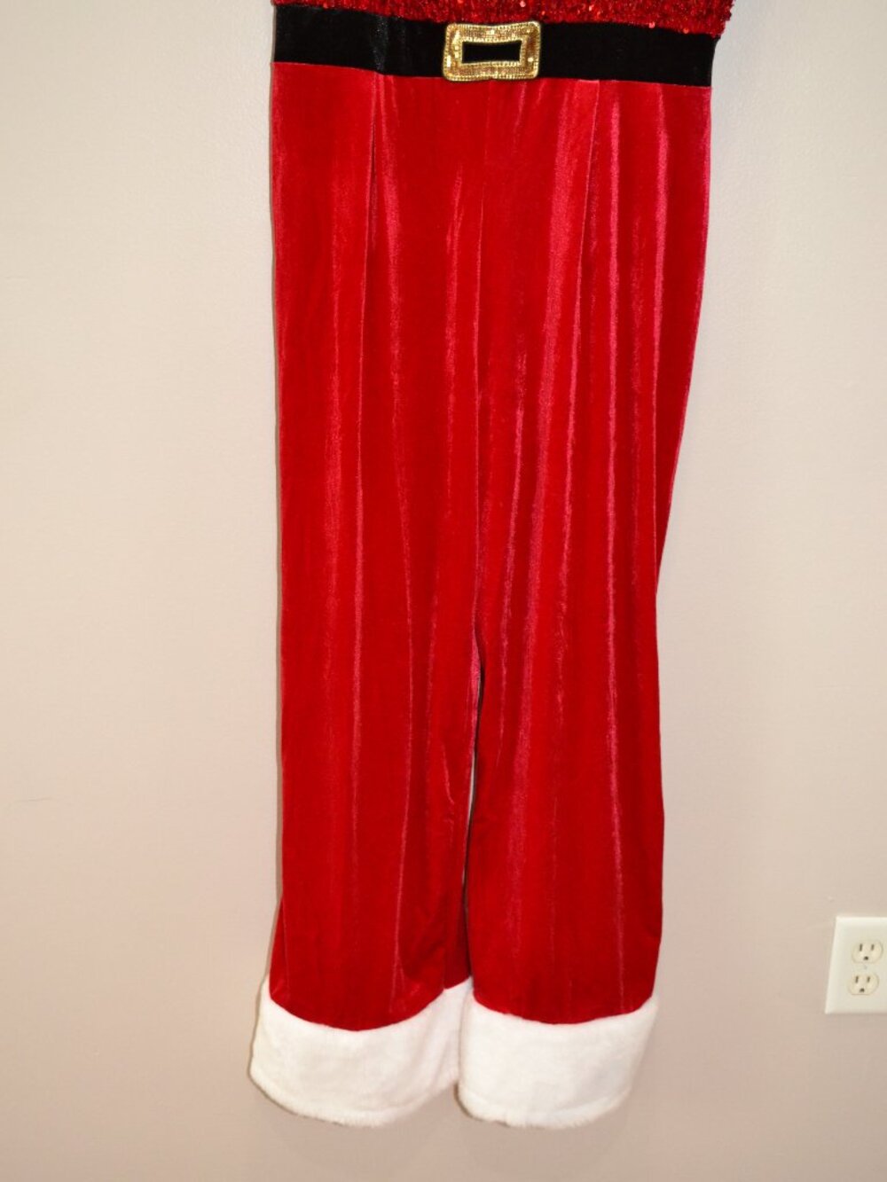 Love on a Hanger Christmas Holiday Jumpsuit Red Sequin Velvet Faux Fur Sz XL - Picture 4 of 9